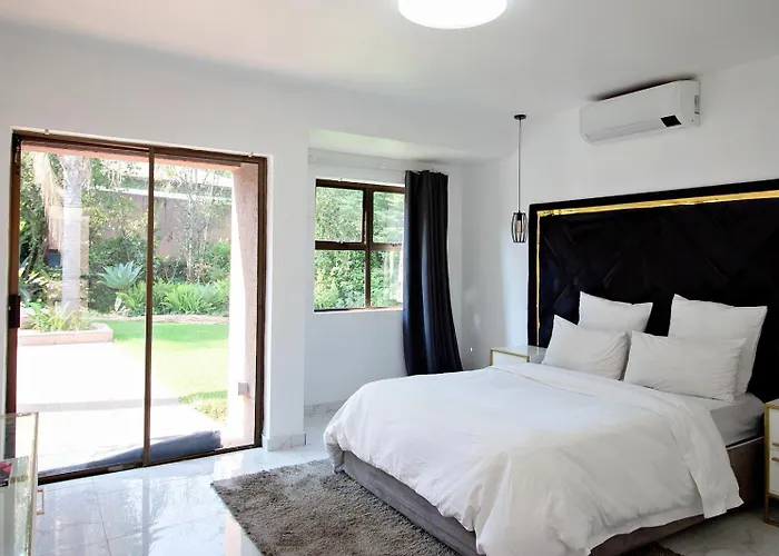 Luxury Stay In Hurlingham Mansion