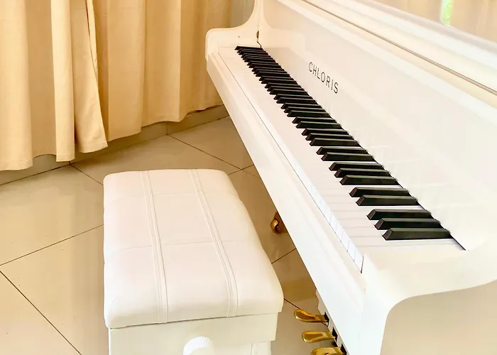 Riverfrontoasis - Huge Backyard, Pool, Grand Piano